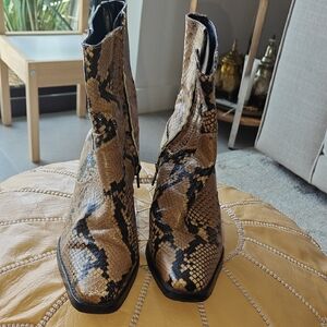 Snakeskin Pattern Women's Boots